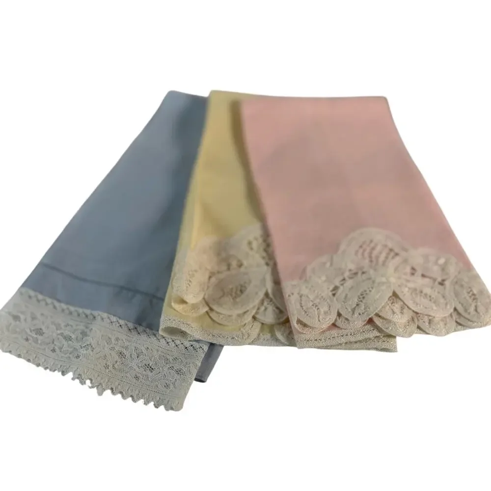 Vintage 1950s Linen Finger Towels Set of 3, Pastel Lace Border Guest Hand Towels